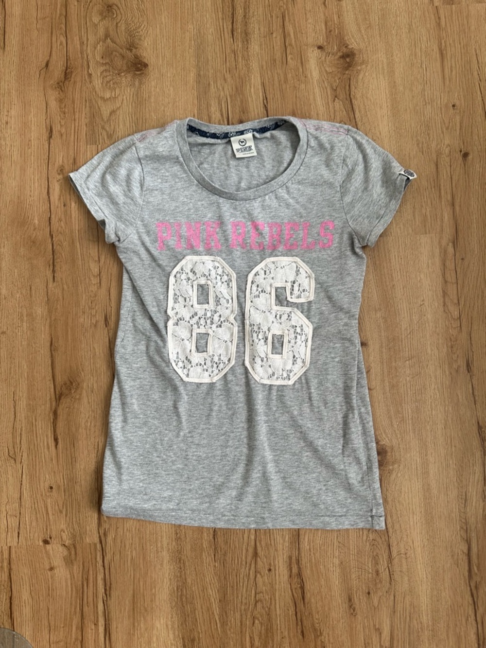 PINK “Pink Rebels 86” Grey Graphic Lace Tee with Pink Logo Size Large